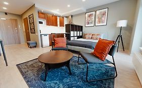 New Modern Studio Apartment Next To The City Centre